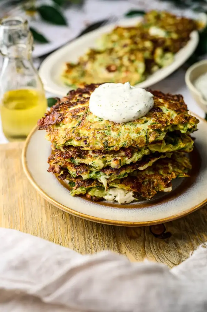 Griekse Courgette koekjes (Kolokithokeftedes) – OhMyFoodness