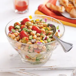 Salade de pois chiches, olives vertes et menthe