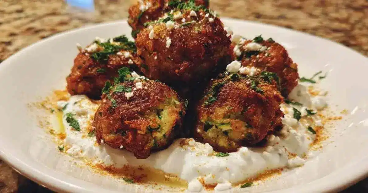 Boulettes de Courgettes à la Feta - Recette Méditerranéenne 2 boulettes de courgettes à la feta