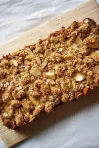 Cake moelleux aux pommes, flocons d’avoine et amandes