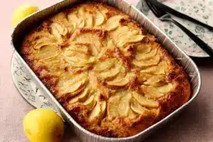 Clafouti aux pommes traditionnel