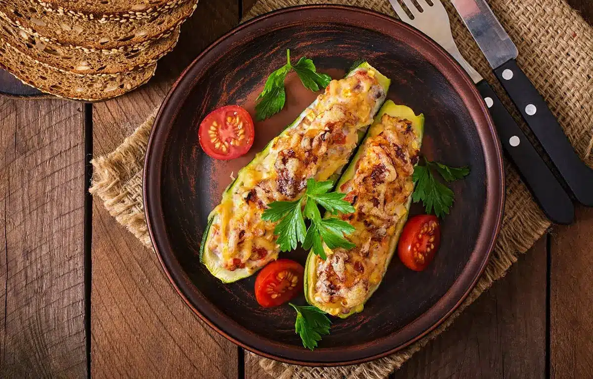 La recette des courgettes farcies au thon que vous devez préparer 2 courgettes farcies au thon
