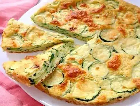GÂTEAU SANS PÂTE AUX COURGETTES ET AU PARMESAN