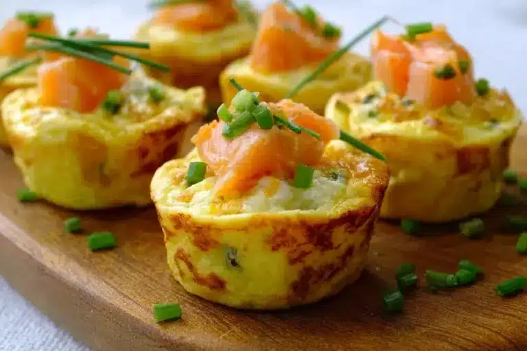 Mini-cakes poireaux saumon : la recette apéritive chic et facile à partager