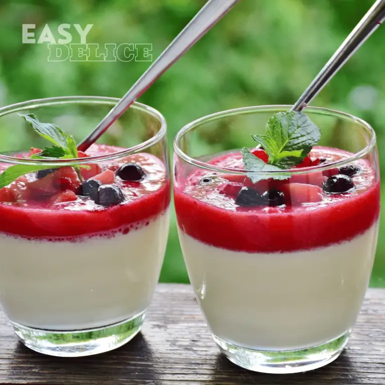 Panna Cotta aux Framboises : Recette Gourmande et Élégante