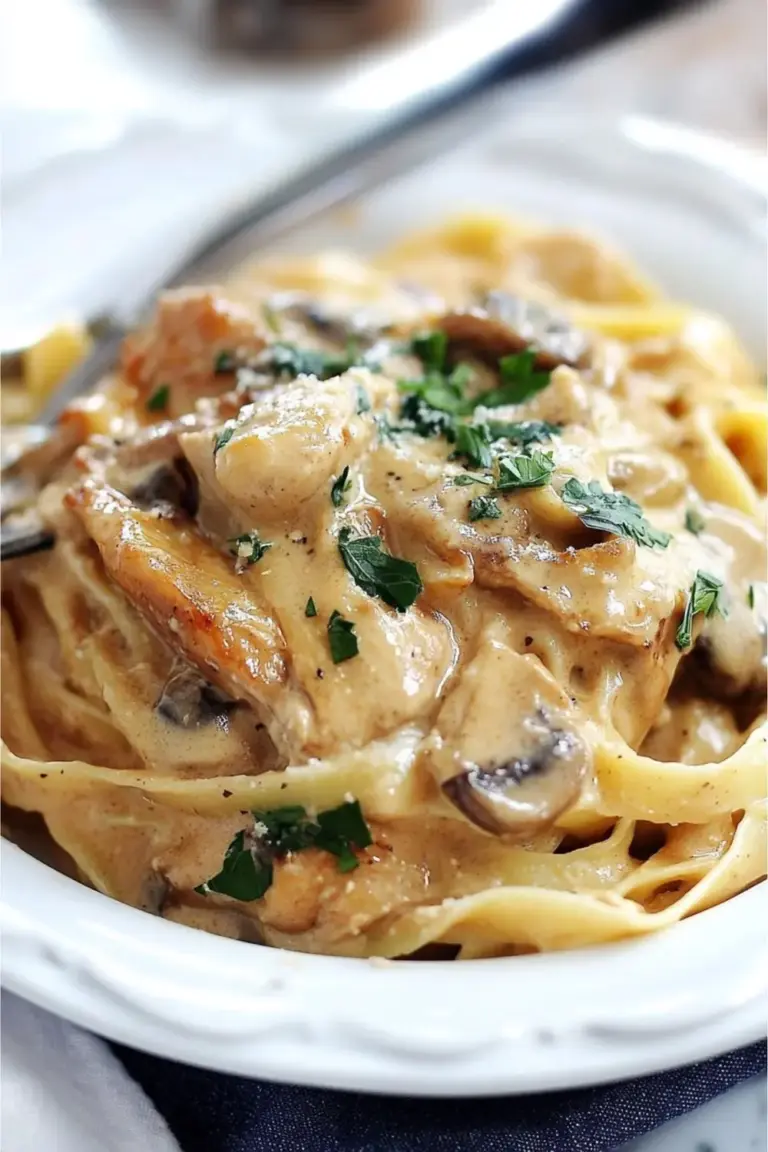 Pâtes Au Poulet Sauce Crémeuse Aux Champignons