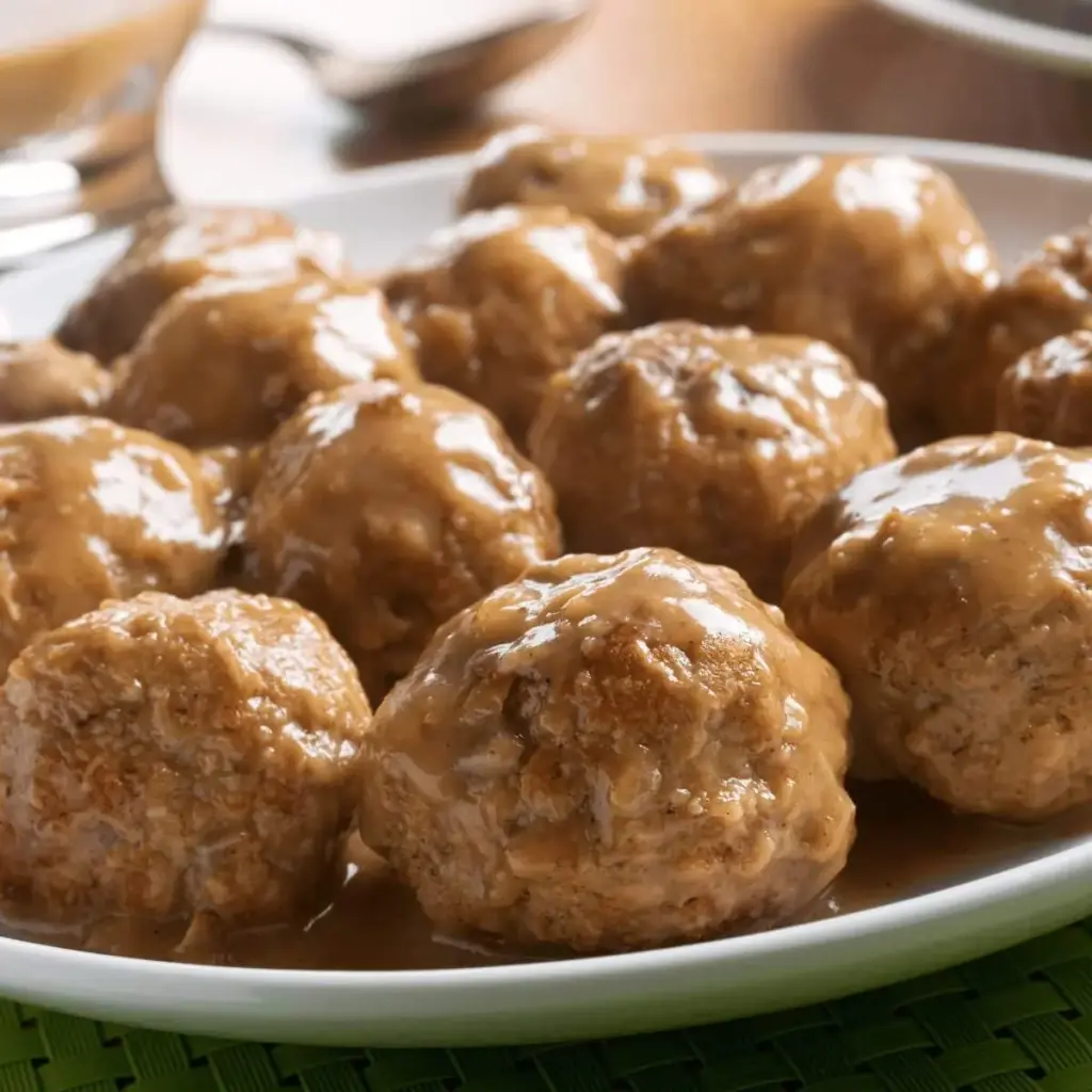 Boulettes Suédoises Authentiques : Une Recette Traditionnelle et Savoureuse