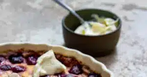 Clafoutis traditionnel aux cerises
