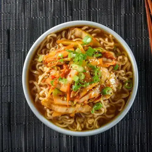 Recette de Soupe aux Nouilles Ramen : Un Plat Asiatique Réconfortant