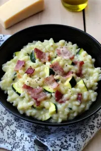 Risotto crémeux aux courgettes et bacon