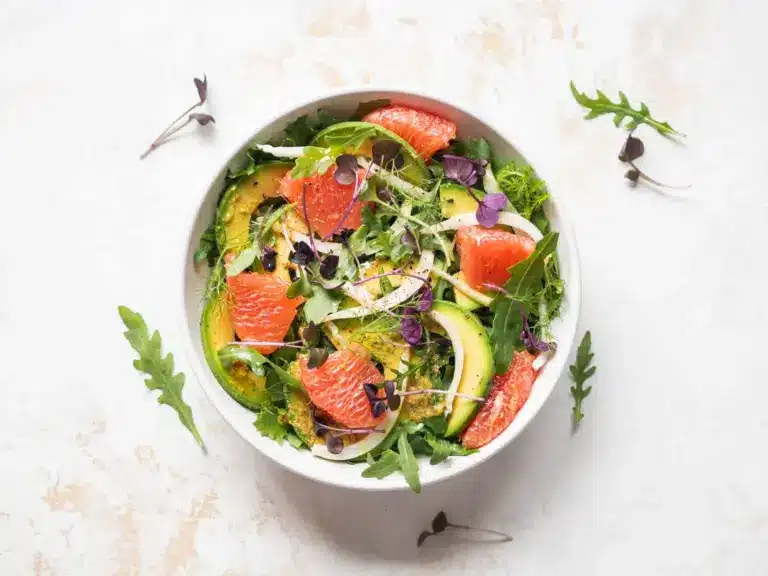 Cette salade au pamplemousse va réveiller vos papilles (et votre digestion) – Masculin.com
