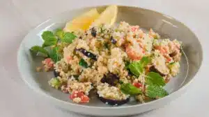 Taboulé oriental à la menthe et à l’aubergine