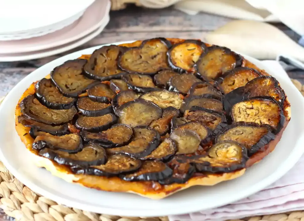 Recette de tarte tatin aux aubergines salée exquise